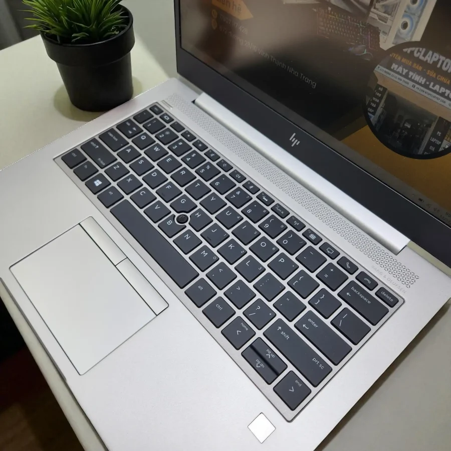 HP Elitebook 830 G6 / i5-8365U / RAM 8GB / SSD 256GB / 13.3inch FHD 2 20241127 092749 Photoroom