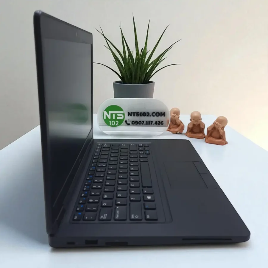 Dell Latitude 5490 / i7-8665U / RAM 16Gb / VGA NVIDIA MX130 / SSD 256Gb / 14inch FHD 2 z5439279935590 cc80ac3f993dcf19bd4adf41eb93dd88 Photoroom