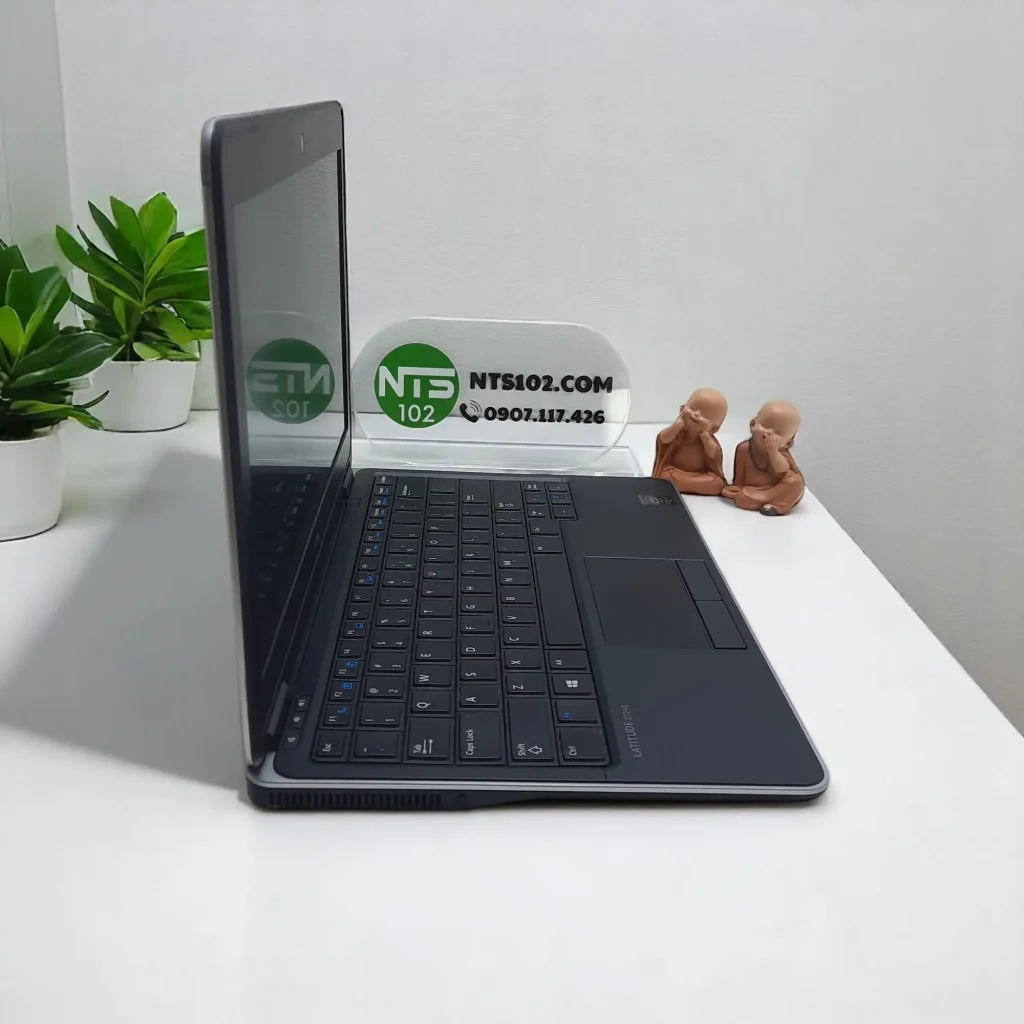 Dell Latitude E7240 / i7-4600U / RAM 8Gb / SSD 256Gb / 12.5inch HD 7 Dell Latitude E7240