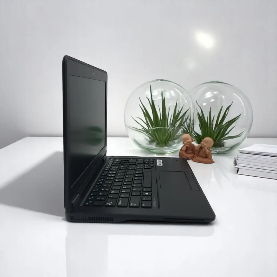 Dell Latitude 7250 / i7-5600U / RAM 8Gb / SSD 256Gb / 12.5inch 3 20241209 092300 Photoroom