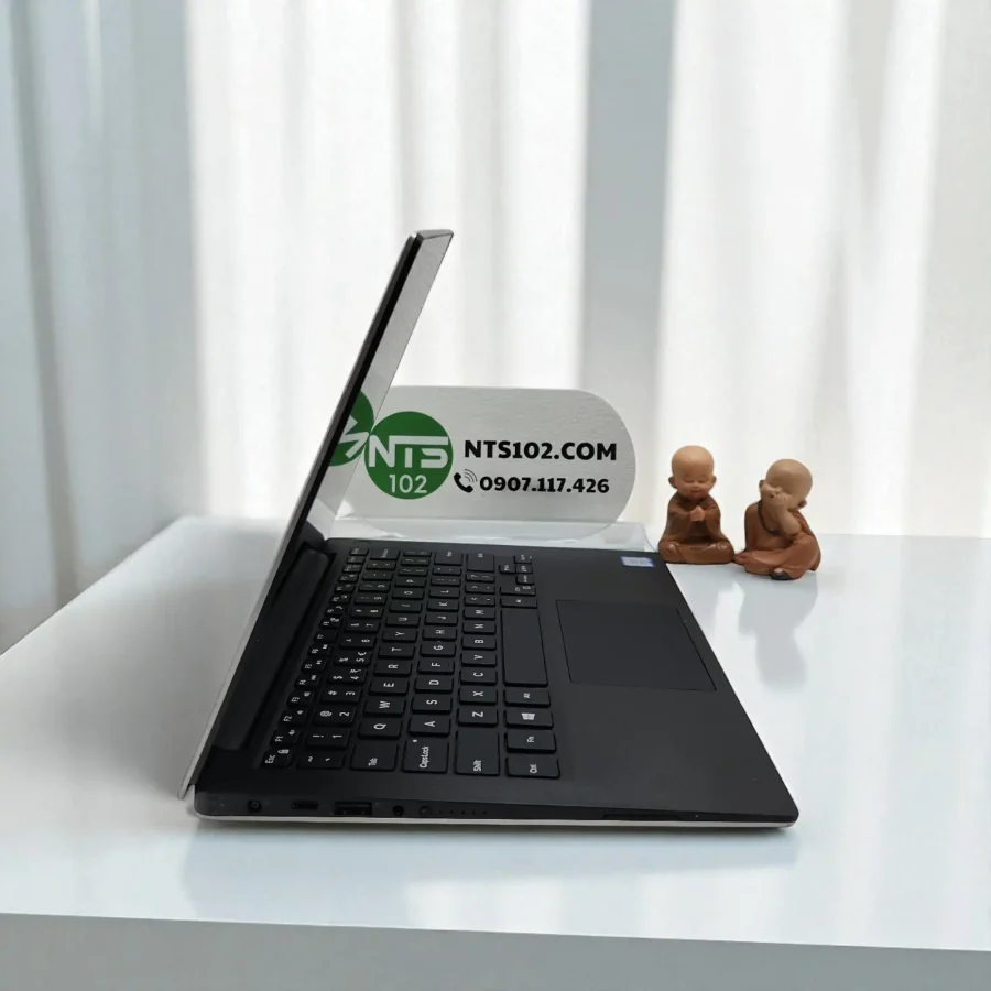 Dell XPS 13 9350 / i7-6560U / RAM 8Gb / SSD 256Gb / 13.3inch 2K Cảm Ứng 3 20241209 100241 Photoroom