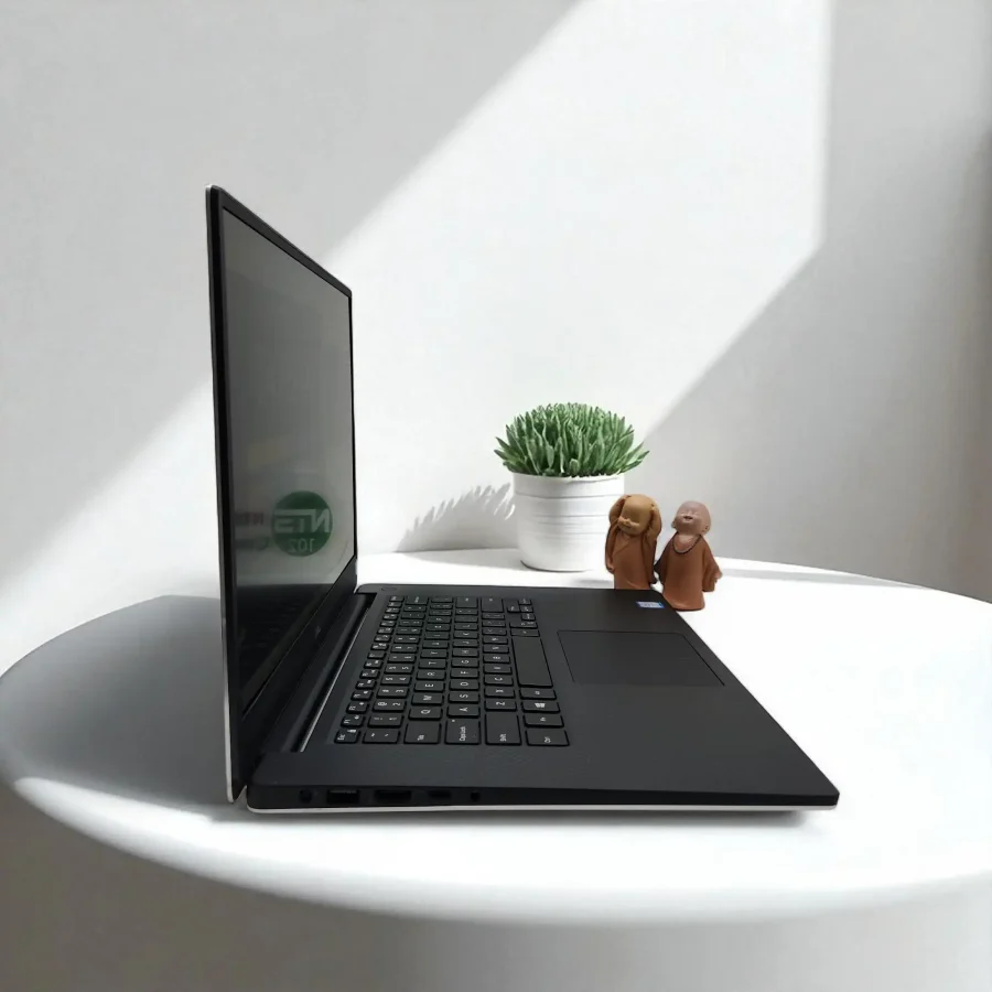 Dell Precision 5530 / i9-8950HK / RAM 16GB / VGA Quadro P2000 4G / SSD 512GB / 15.6inch 4K cảm ứng 3 20250124 193031 Photoroom