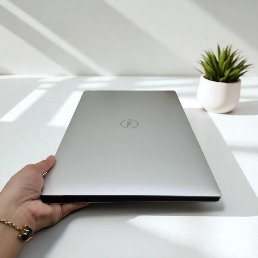 Dell Precision 5530 / i9-8950HK / RAM 16GB / VGA Quadro P2000 4G / SSD 512GB / 15.6inch 4K cảm ứng 4 20250124 193058 Photoroom