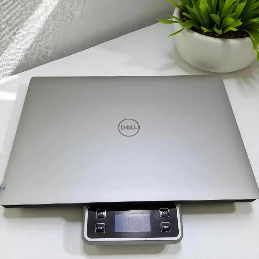 Dell Precision 5530 / i9-8950HK / RAM 16GB / VGA Quadro P2000 4G / SSD 512GB / 15.6inch 4K cảm ứng 7 20250124 193646 Photoroom