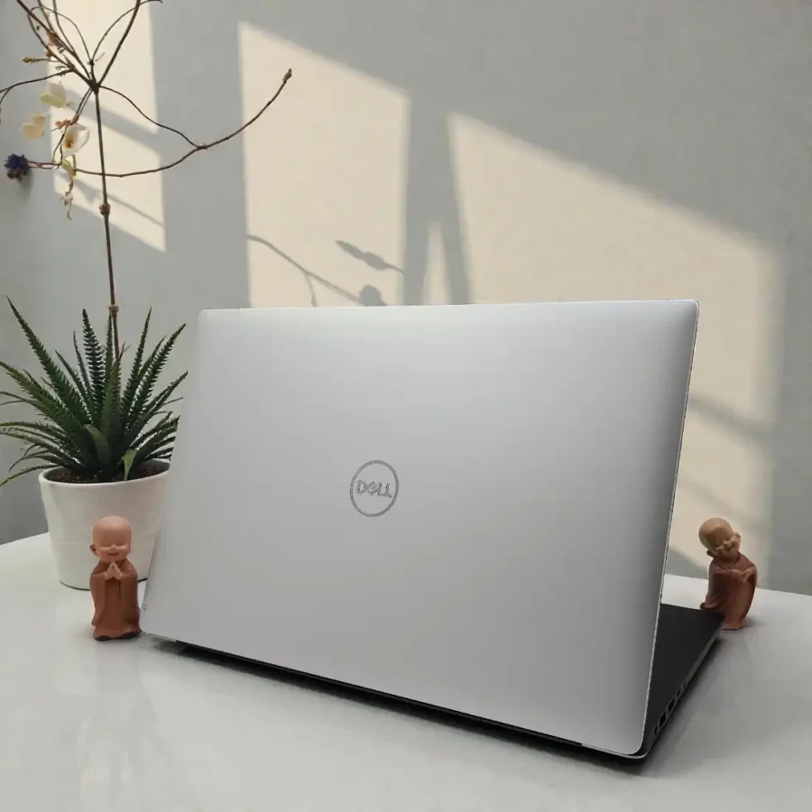 Dell Precision 5530 / i7-8850H / RAM 16GB  / VGA Quadro P1000 4G / SSD 512GB / 15.6inch FullHD