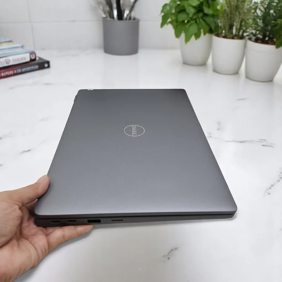 Dell Latitude 5320 / i7-1185G7 / RAM 16GB / SSD 500GB / 13.3inch FHD 4 20250326 165925 Photoroom