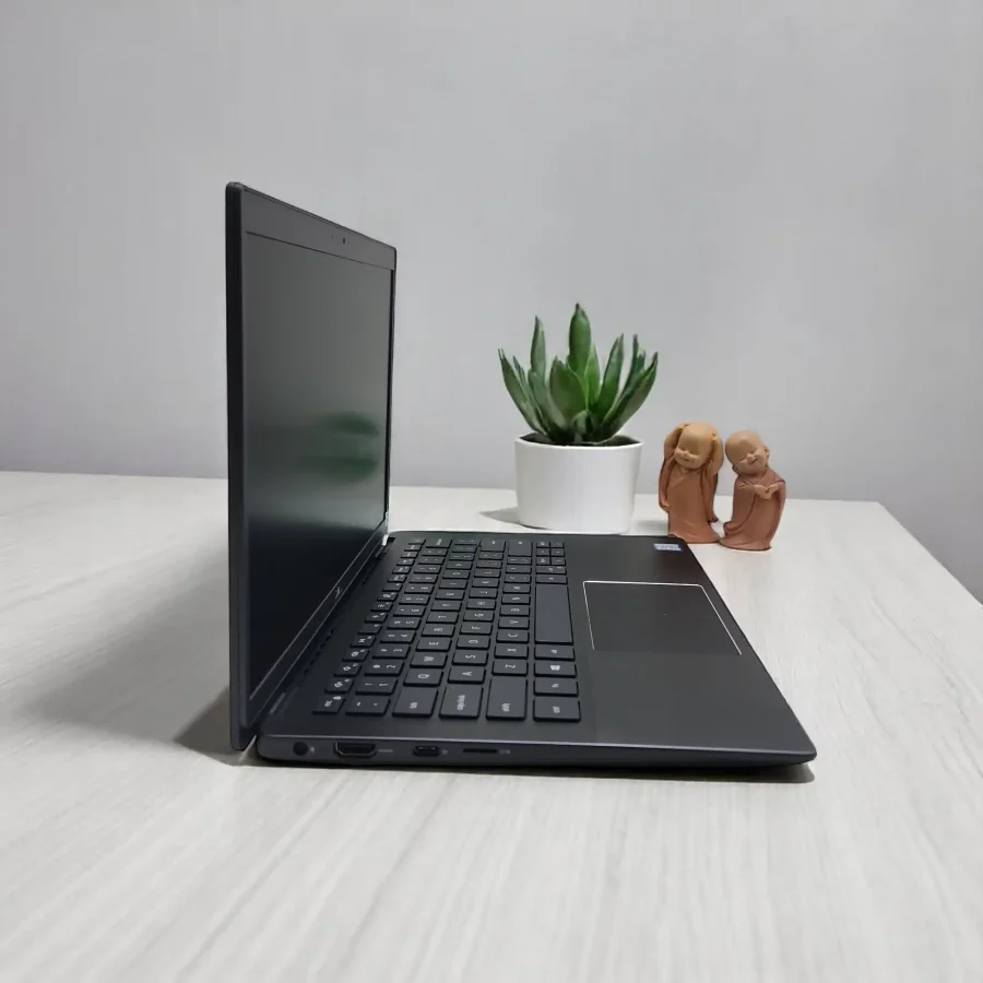 Dell Latitude 3301 / i5-8365U / RAM 16GB / SSD 256GB / 13.3inch FHD 4 20250326 171341 Photoroom