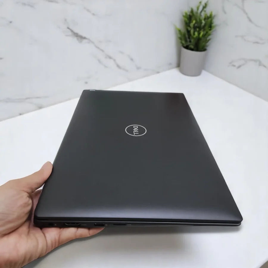 Dell Latitude 3301 / i5-8365U / RAM 16GB / SSD 256GB / 13.3inch FHD 5 20250326 171459 Photoroom
