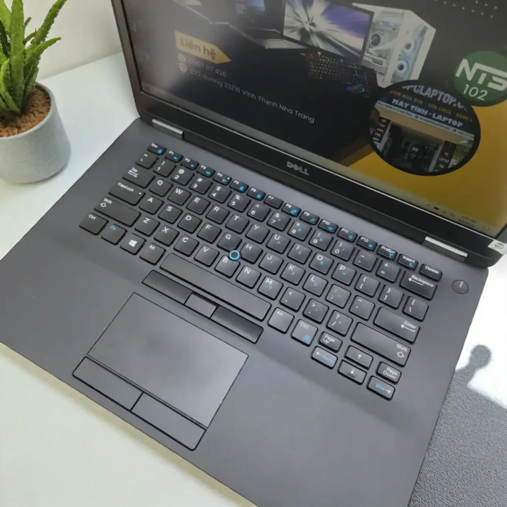 Dell Latitude 7470 / i5-6300U / RAM 8GB / SSD 256GB / 14inch FHD 9 Dell Latitude 7470