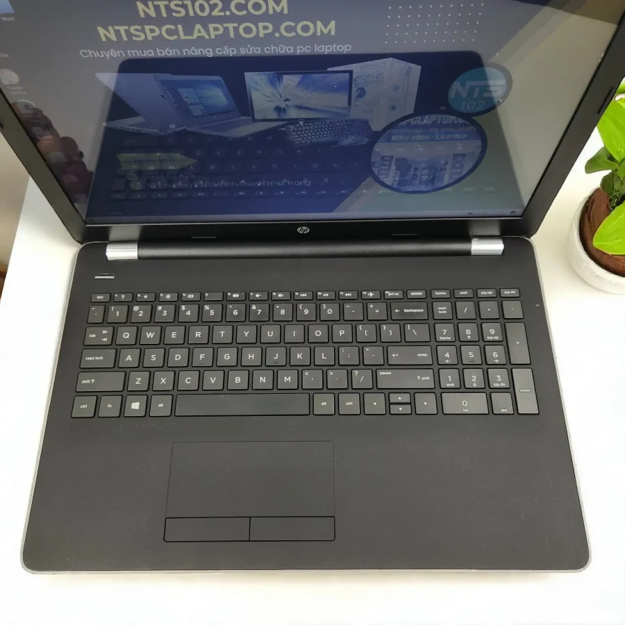 HP Laptop 15-BS000 / i7-7500U / RAM 16Gb / CARD R7 M340 / SSD 128Gb + HDD 500Gb / 15.6inch FHD 2 20250613 091148 Photoroom