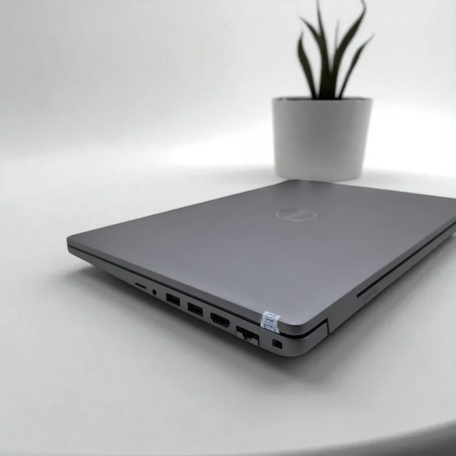 Dell Latitude 5510 / i7-10610U / RAM 16GB / SSD 256GB / 15.6inch FHD 4 20250405 094031 Photoroom