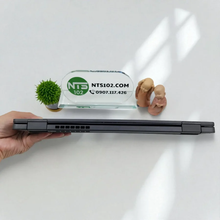 Dell Latitude 7300 / i7-8665U / RAM 16GB / SSD 256GB / 13.3inch FHD 5 20250814 093311 Photoroom