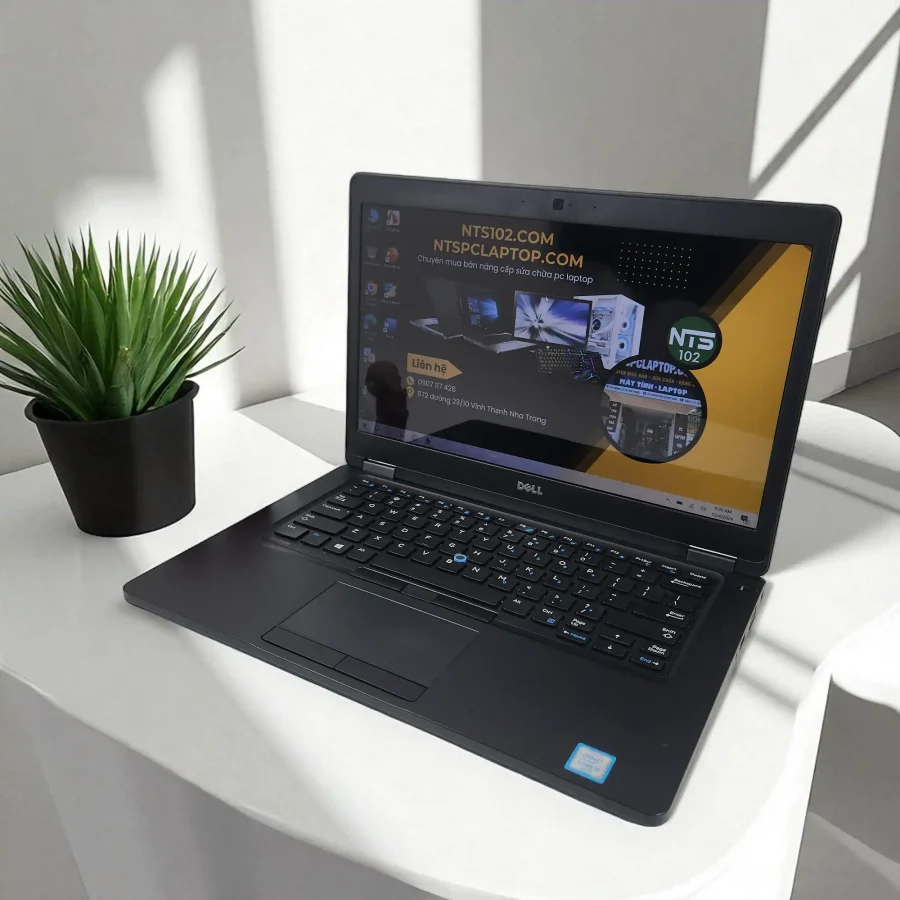 Dell Latitude 5480 / i7-7820HQ / RAM 12Gb / SSD 256Gb / 14inch FHD 1 20241204 092049 Photoroom