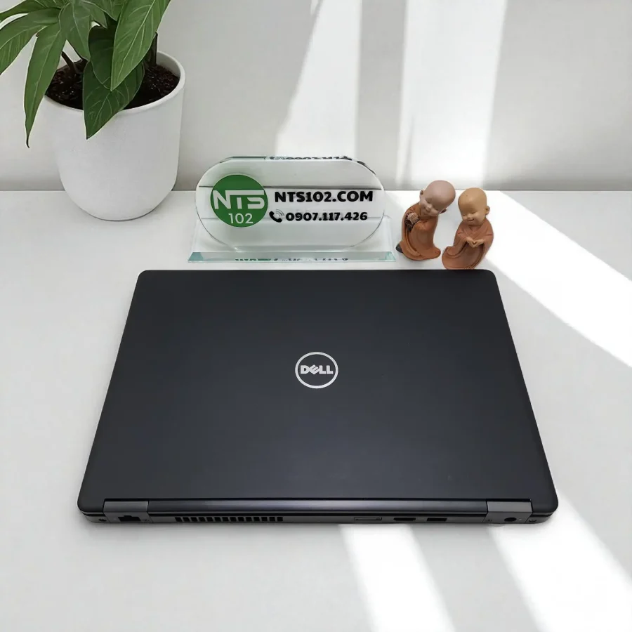 Dell Latitude 5480 / i7-7820HQ / RAM 12Gb / SSD 256Gb / 14inch FHD 5 20241204 092731 Photoroom