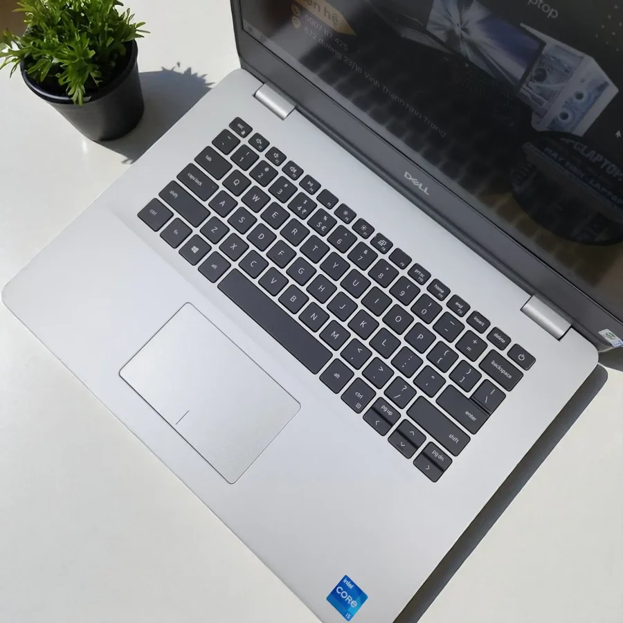 Dell Vostro 3400 / i5-1135G7 / RAM 16Gb / SSD 256Gb / 14inch FullHD 2 20250511 102834 Photoroom Photoroom