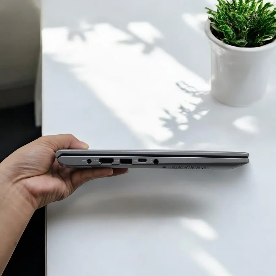 Asus Vivobook X412FA / i5-8265U / RAM 8GB / SSD 256GB / 14inch FHD 5 20250919 093043 Photoroom