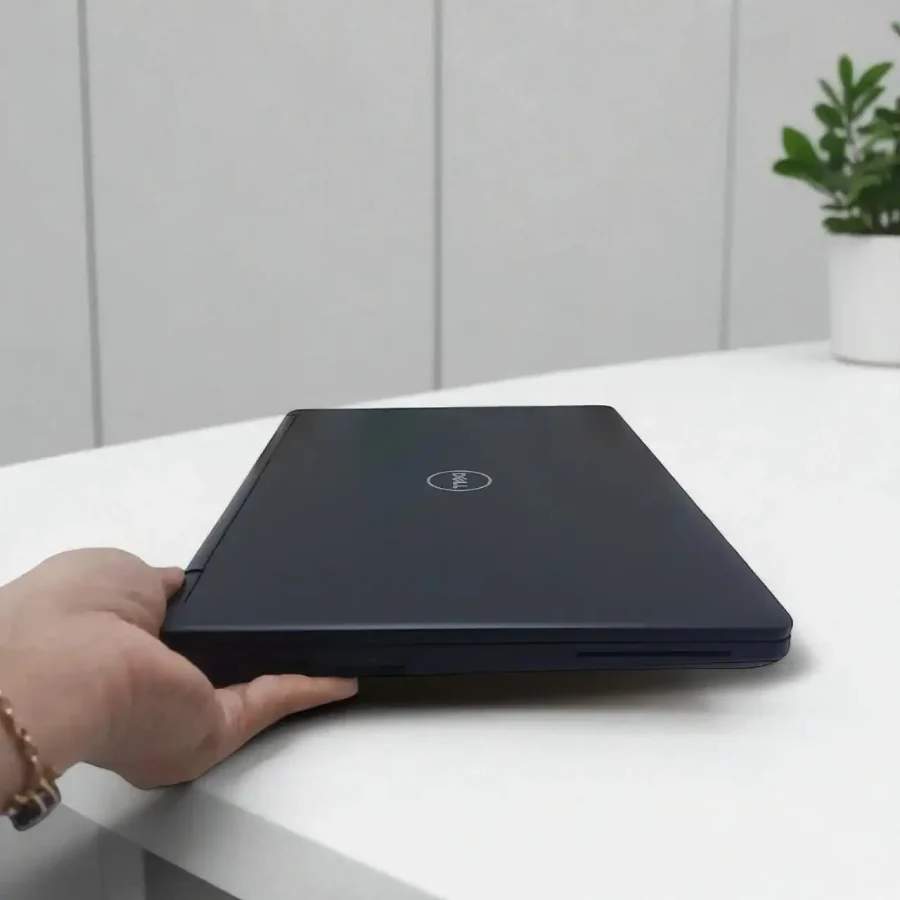 Dell Latitude 5480 / i5-6300U / RAM 8Gb / SSD 256Gb / 14inch HD 3 z5439254348953 f61e3ff4cfb6a74e9d2d54080bb8f941 Photoroom