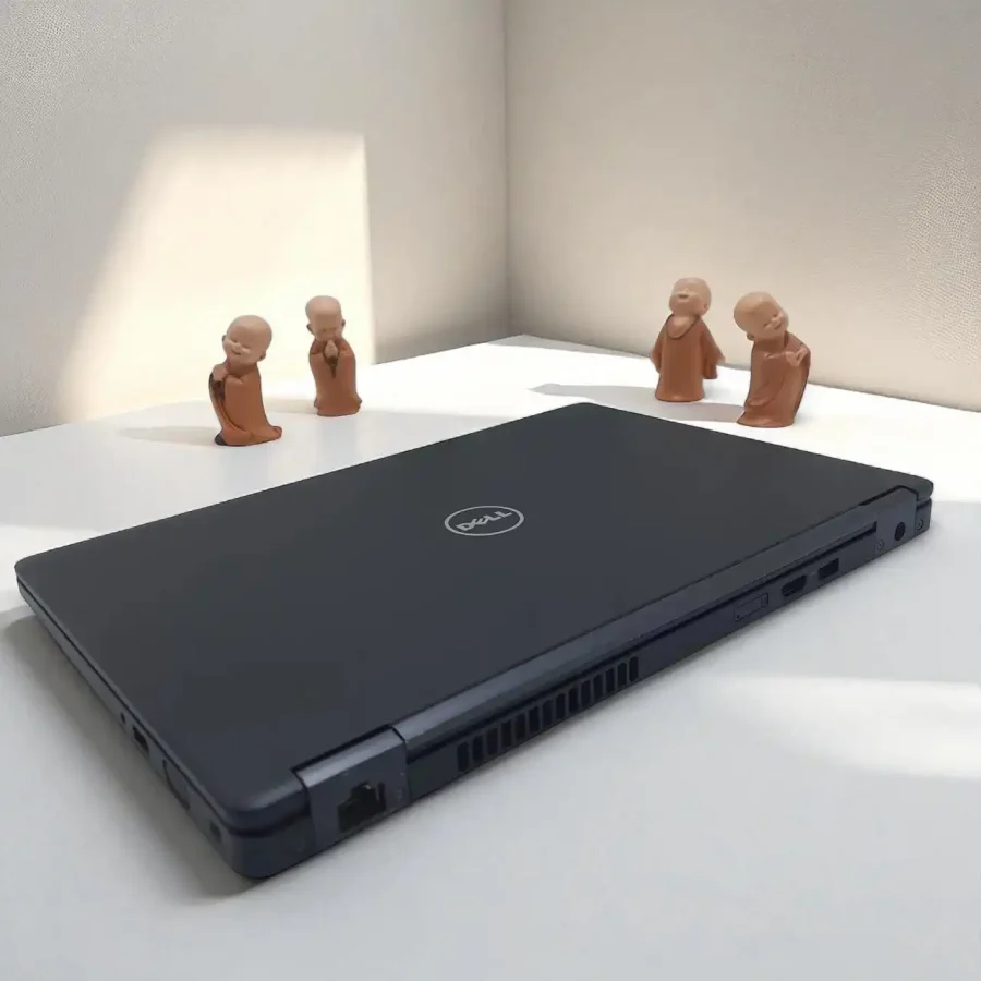 Dell Latitude 5480 / i5-6300U / RAM 8Gb / SSD 256Gb / 14inch HD 7 z5439254369737 b6d26181cd71ad9c6e73b1c19e475f4f Photoroom