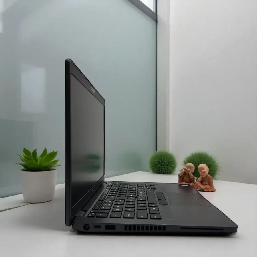 Dell Latitude 5401 / i7-9750H / RAM 16GB / VGA NVIDIA MX150 / SSD 256GB / 14inch FullHD 3 20250416 100135 Photoroom