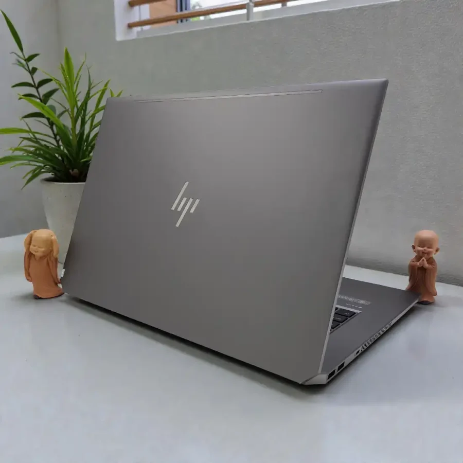 HP Zbook Studio G5 / Intel® Xeon® E2176M / RAM 16GB  / VGA Quadro P1000 4G / SSD 256GB / 15.6inch FHD